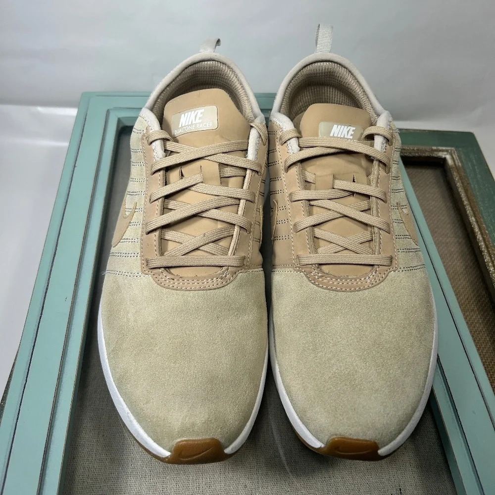 Nike 8.5 DualTone Racer runner sneakers gym shoe in tan brown